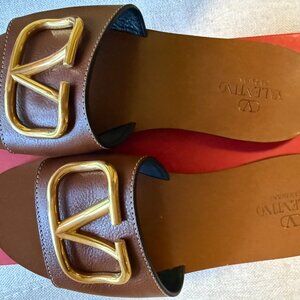 Vlogo Signature Slide Sandal In Grainy Cowhide